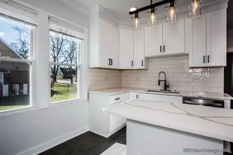 Kitchen - 4141 Konrad Ave, Lyons, IL 60534 photo 5 of 7