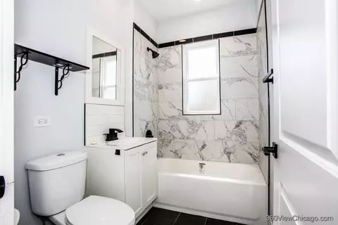 Bath - 4141 Konrad Ave, Lyons, IL 60534 photo 1 of 3