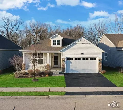 3911 Chesapeake Ln, Naperville, IL 60564