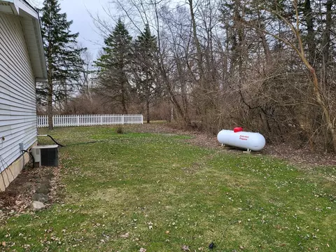 Exterior - 19810 Bauman Rd, Marengo, IL 60152 photo 11 of 14
