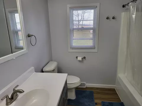 Bath - 19810 Bauman Rd, Marengo, IL 60152 photo 1 of 4