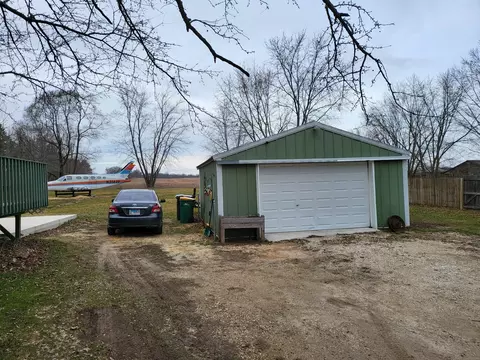 Exterior - 19810 Bauman Rd, Marengo, IL 60152 photo 2 of 14