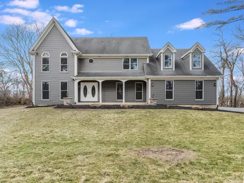4 N330 Anderson Rd, Elburn, IL 60119