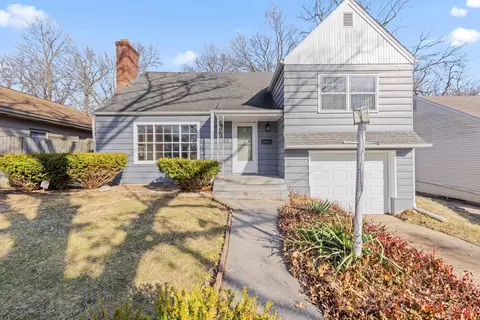123 Oak Knolls Ave, Rockford, IL 61107
