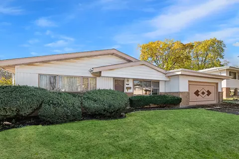 203 Berry St, Park Forest, IL 60466