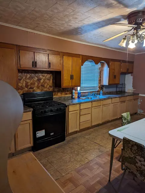 403 N Beech St, Forrest, IL 61741 photo 4