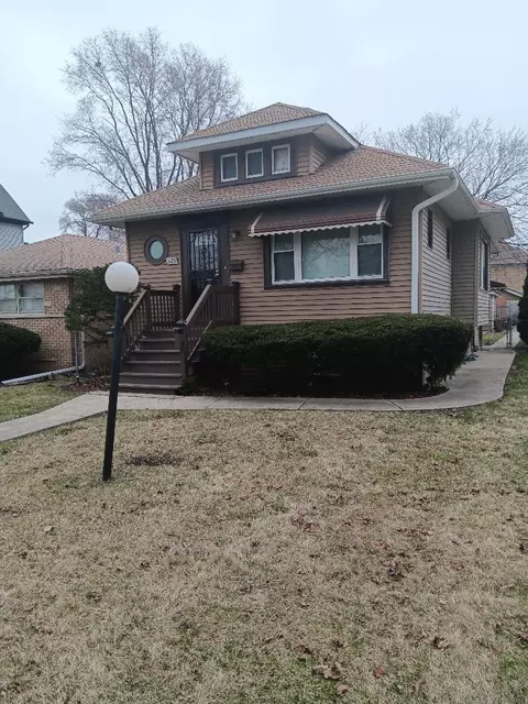 125 S 21st Ave, Maywood, IL 60153