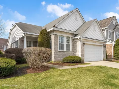 2412 Meadowbrook Ln, Westchester, IL 60154