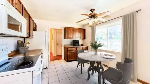 Kitchen - 938 Bryn Mawr Ave, Bartlett, IL 60103 photo 1 of 2