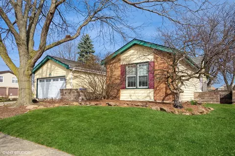 262 N Brandon Dr, Glendale Heights, IL 60139
