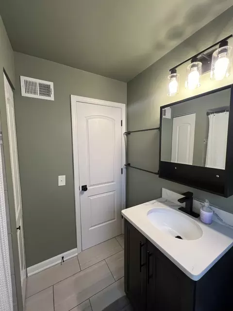 1333 Dewey Ave, Evanston, IL 60201 photo 12