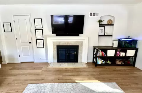 1333 Dewey Ave, Evanston, IL 60201 photo 4
