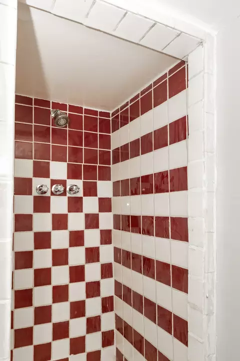 Bath - 5836 W Wrightwood Ave, Chicago, IL 60639 photo 3 of 3