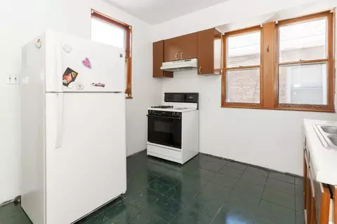 Kitchen - 5836 W Wrightwood Ave, Chicago, IL 60639 photo 3 of 5