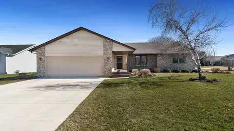 330 1st Light Dr, Stillman Valley, IL 61084