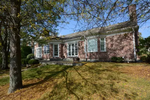 Exterior - 31 W121 Grove Pl, Wayne, IL 60184 photo 13 of 27