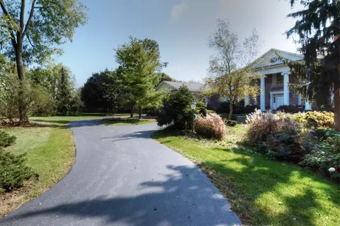 Exterior - 31 W121 Grove Pl, Wayne, IL 60184 photo 5 of 27