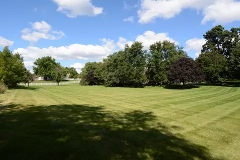 Exterior - 31 W121 Grove Pl, Wayne, IL 60184 photo 25 of 27