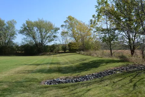 Exterior - 31 W121 Grove Pl, Wayne, IL 60184 photo 19 of 27