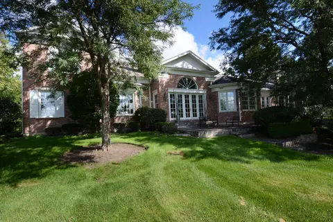 Exterior - 31 W121 Grove Pl, Wayne, IL 60184 photo 14 of 27