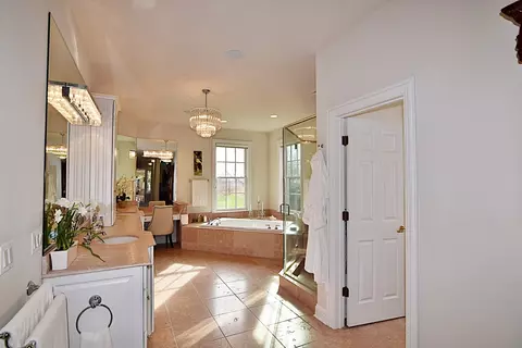 Bath - 31 W121 Grove Pl, Wayne, IL 60184 photo 2 of 7