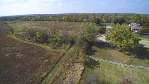 View/Area - 31 W121 Grove Pl, Wayne, IL 60184 photo 5 of 8
