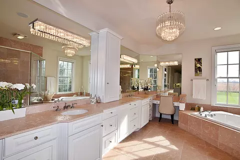 Bath - 31 W121 Grove Pl, Wayne, IL 60184 photo 3 of 7
