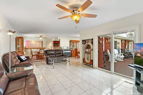 1520 Hassell Rd, Hoffman Estates, IL 60169 photo 19