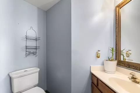 Bath - 965 Westgate Dr, Aurora, IL 60506 photo 6 of 6