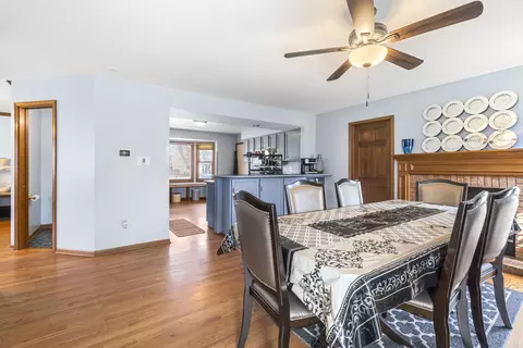 Dining - 965 Westgate Dr, Aurora, IL 60506 photo 2 of 3