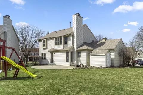 Exterior - 965 Westgate Dr, Aurora, IL 60506 photo 2 of 4