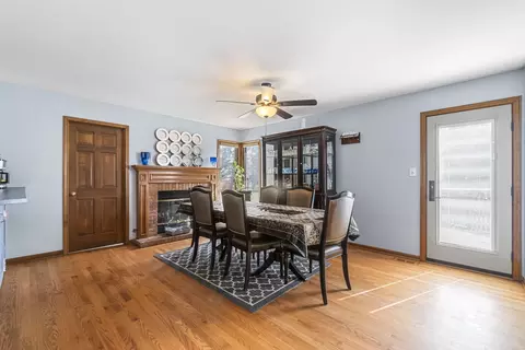 Dining - 965 Westgate Dr, Aurora, IL 60506 photo 3 of 3