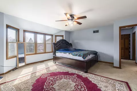 Bedroom - 965 Westgate Dr, Aurora, IL 60506 photo 7 of 9