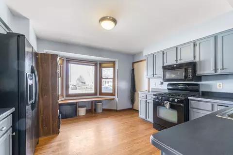 Kitchen - 965 Westgate Dr, Aurora, IL 60506 photo 2 of 4