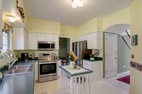 333 Deerpath Ct, Wauconda, IL 60084 photo 13