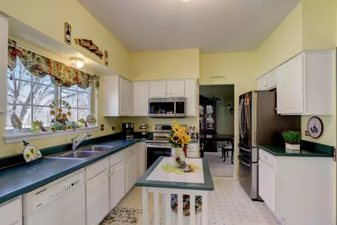 333 Deerpath Ct, Wauconda, IL 60084 photo 12