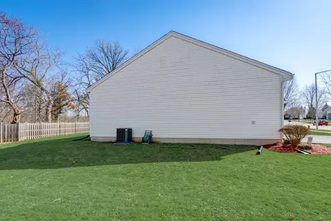 333 Deerpath Ct, Wauconda, IL 60084 photo 34