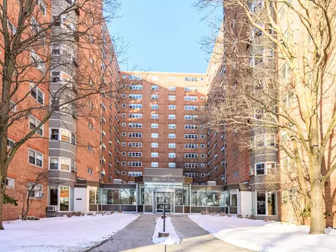 4950 N Marine Dr #1204, Chicago, IL 60640
