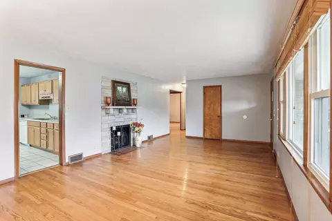 Living - 402 S James St, Champaign, IL 61821 photo 3 of 5