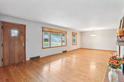 Living - 402 S James St, Champaign, IL 61821 photo 1 of 5
