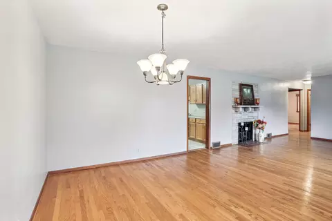 Living - 402 S James St, Champaign, IL 61821 photo 4 of 5