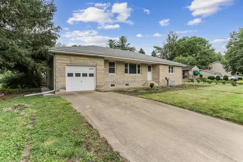 402 S James St, Champaign, IL 61821