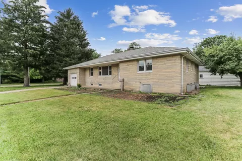 Exterior - 402 S James St, Champaign, IL 61821 photo 2 of 7