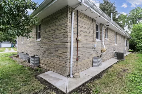 Exterior - 402 S James St, Champaign, IL 61821 photo 7 of 7