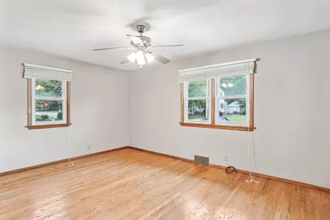 Bedroom - 402 S James St, Champaign, IL 61821 photo 1 of 7