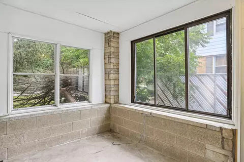 Exterior - 402 S James St, Champaign, IL 61821 photo 5 of 7