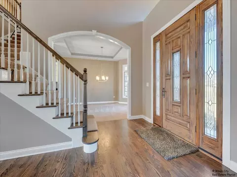 Entry Way - 40 W655 Quiet Ter, Elgin, IL 60124 photo 1 of 5