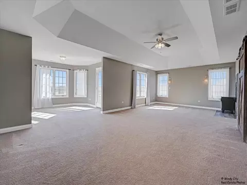 Living - 40 W655 Quiet Ter, Elgin, IL 60124 photo 2 of 6