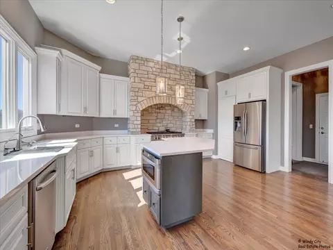 Kitchen - 40 W655 Quiet Ter, Elgin, IL 60124 photo 2 of 5
