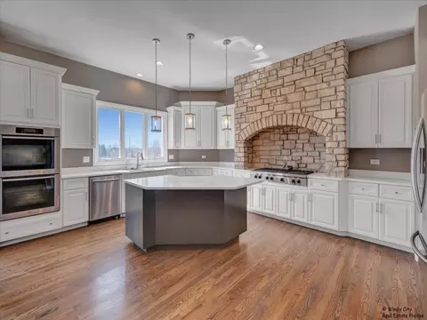 Kitchen - 40 W655 Quiet Ter, Elgin, IL 60124 photo 1 of 5